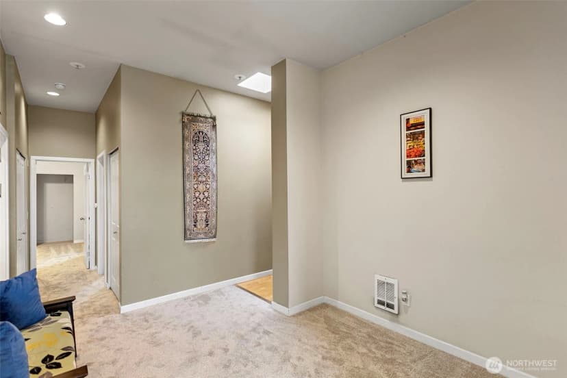 Property photo for 1504 Aurora Ave N #504, Seattle photo 7