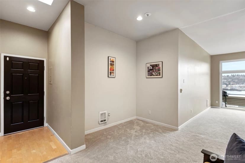 Property photo for 1504 Aurora Ave N #504, Seattle photo 6