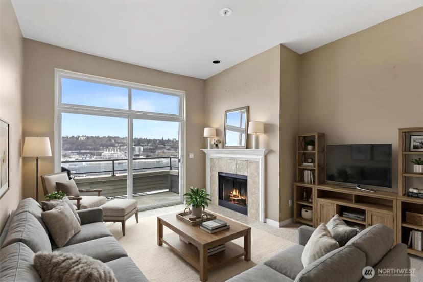 Property photo for 1504 Aurora Ave N #504, Seattle photo 3