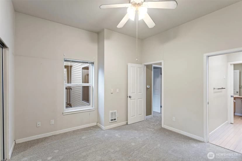 Property photo for 1504 Aurora Ave N #504, Seattle photo 9