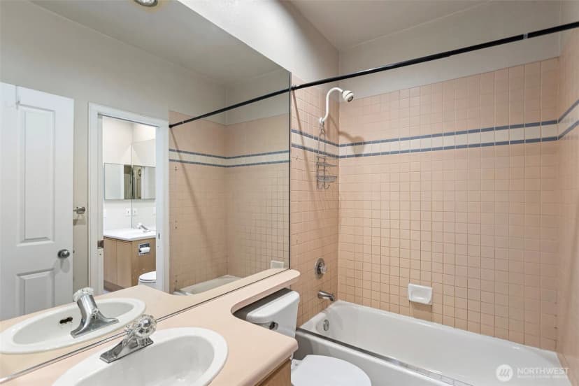 Property photo for 1504 Aurora Ave N #504, Seattle photo 10