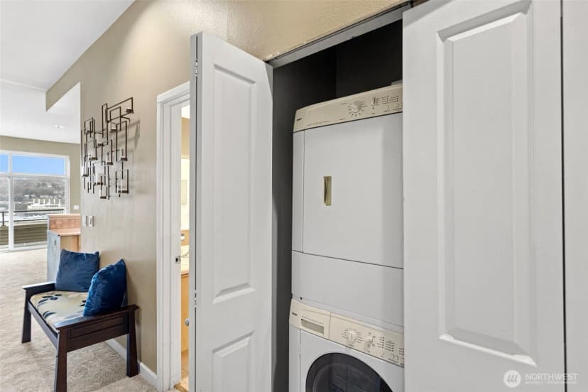 Property photo for 1504 Aurora Ave N #504, Seattle photo 12