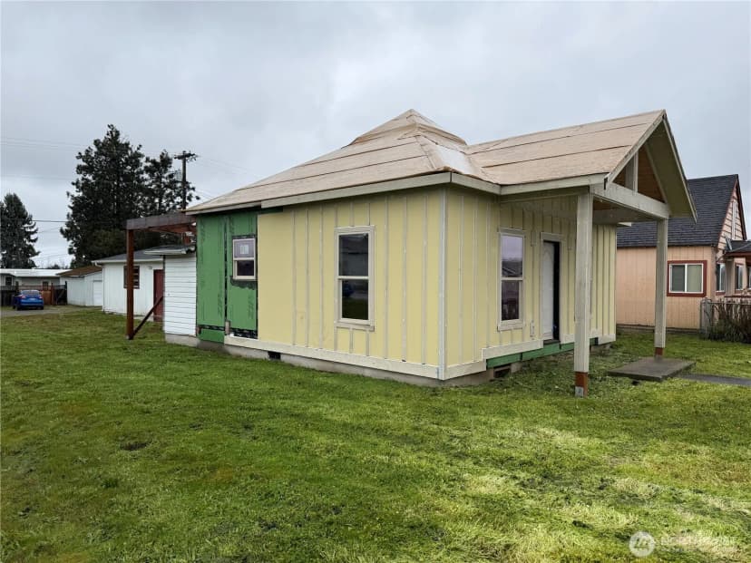 Property photo for 490 W Spruce Street, Sequim photo 2