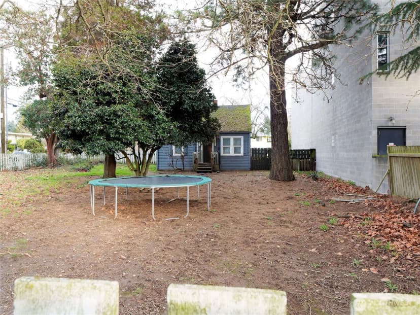 Property photo for 13502 Ambaum Boulevard Sw, Burien photo 14