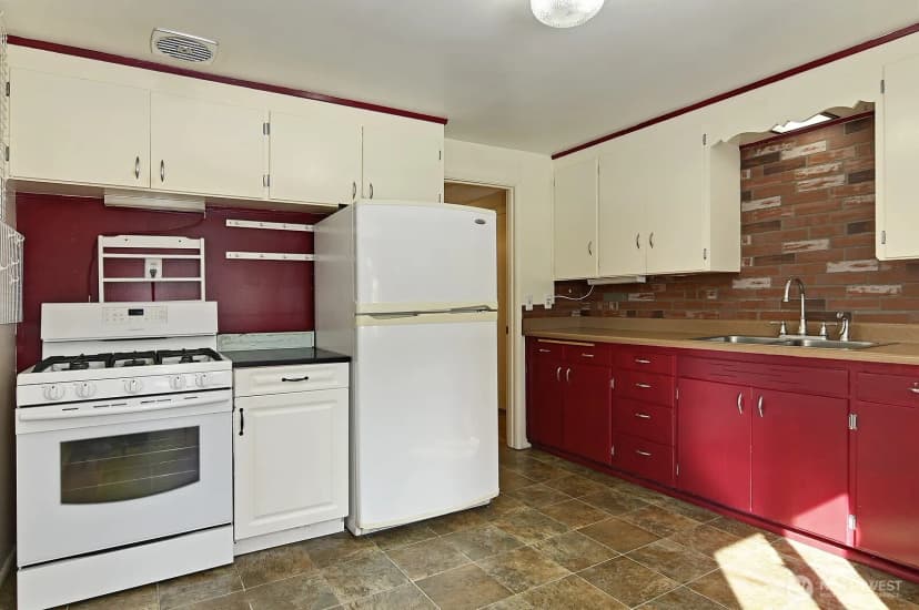 Property photo for 20225 14th Avenue S, Sea Tac photo 9