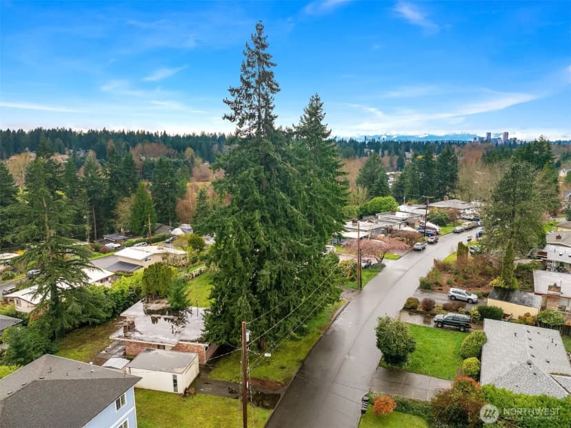 Property photo for 1071 158th Place Se, Bellevue photo 8
