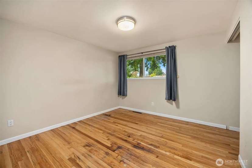 Property photo for 1071 158th Place Se, Bellevue photo 16