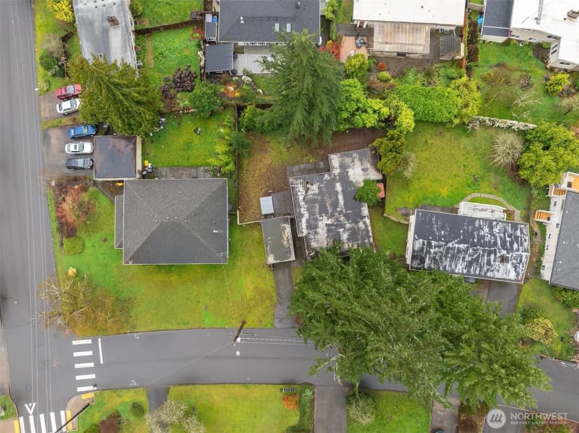 Property photo for 1071 158th Place Se, Bellevue photo 4