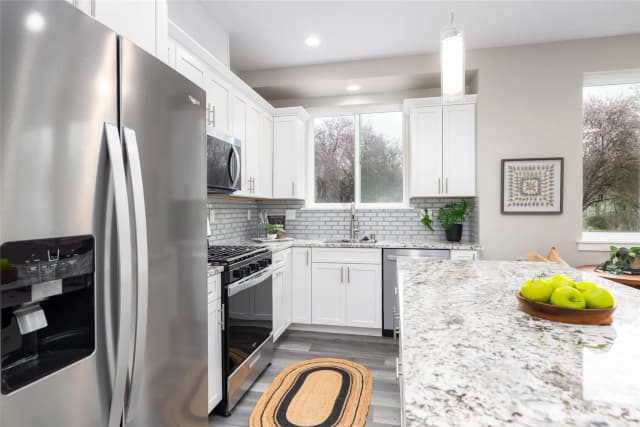 Property photo for 1515 N Waugh Road #b, Mount Vernon photo 5