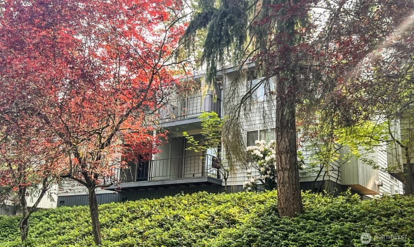 Property photo for 3838 Lake Washington Boulevard Se #b-5, Bellevue photo 28