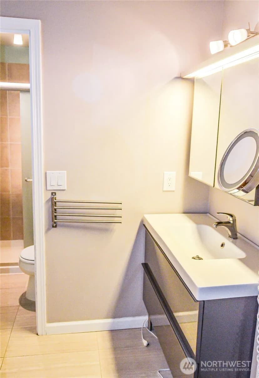 Property photo for 3838 Lake Washington Boulevard Se #b-5, Bellevue photo 15