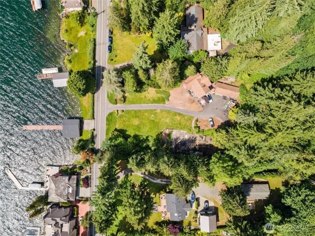 Property photo for 13117 Holmes Point Drive Ne, Kirkland