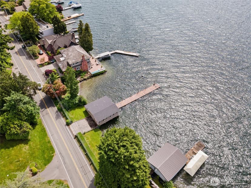 Property photo for 13117 Holmes Point Drive Ne, Kirkland photo 29
