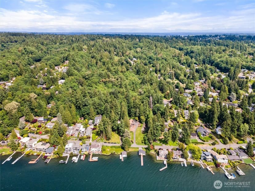 Property photo for 13117 Holmes Point Drive Ne, Kirkland photo 23