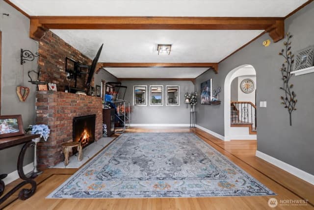 Property photo for 13117 Holmes Point Drive Ne, Kirkland photo 5