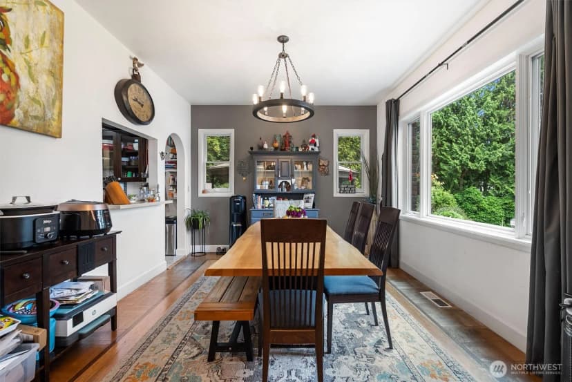 Property photo for 13117 Holmes Point Drive Ne, Kirkland photo 6