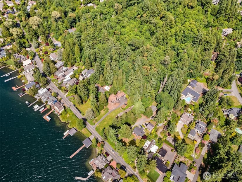 Property photo for 13117 Holmes Point Drive Ne, Kirkland photo 25