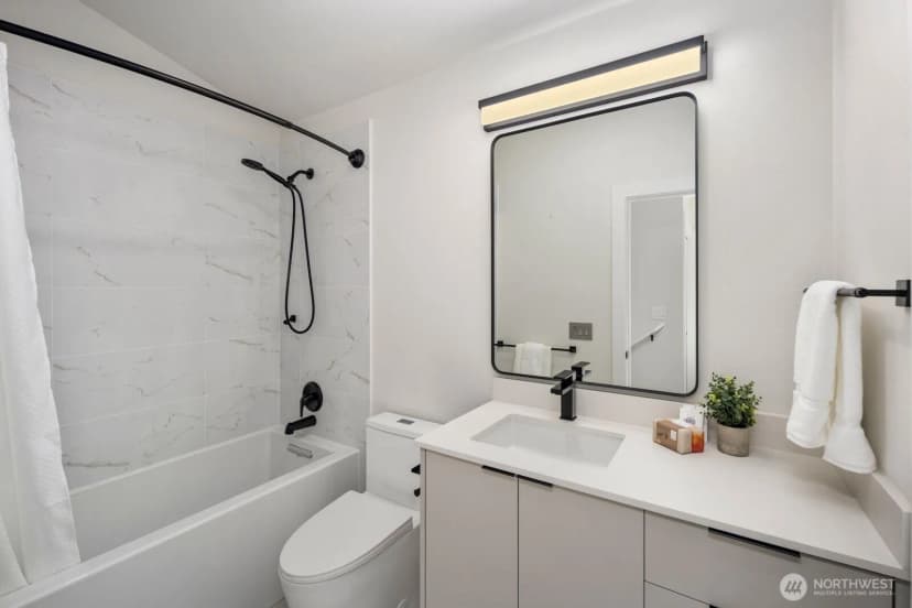 Property photo for 18638 Ne 55th Way #ll1863, Redmond photo 24