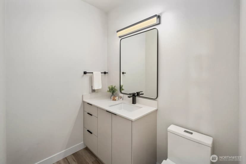 Property photo for 18638 Ne 55th Way #ll1863, Redmond photo 16