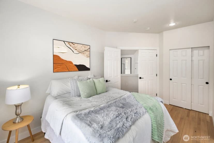 Property photo for 18638 Ne 55th Way #ll1863, Redmond photo 15