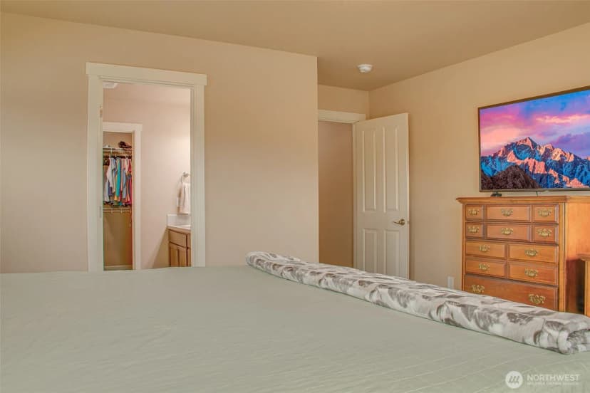 Property photo for 22 Ne L Street, Quincy photo 12