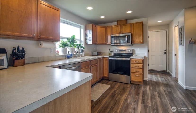 Property photo for 603 Troon Avenue, Cosmopolis photo 11