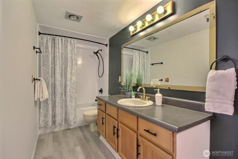 Property photo for 1100 Harrington Avenue Ne #205, Renton photo 19