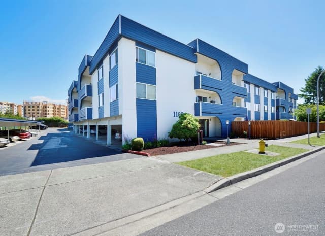 Property photo for 1100 Harrington Avenue Ne #205, Renton photo 3