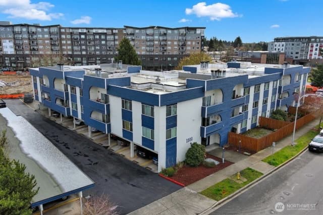 Property photo for 1100 Harrington Avenue Ne #205, Renton photo 2