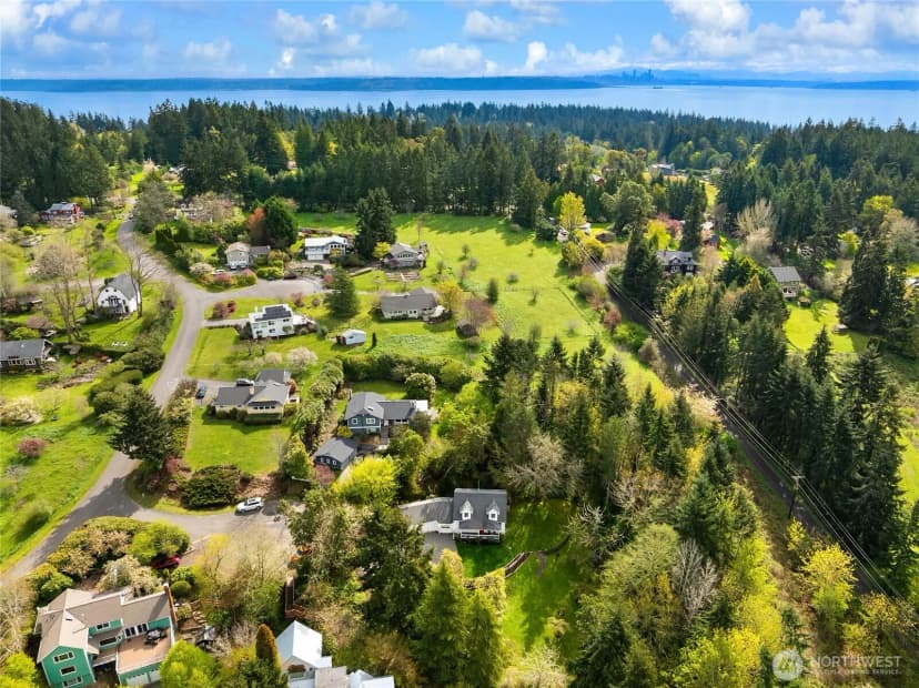 Property photo for 11312 Westwind Court Ne, Bainbridge Island photo 28