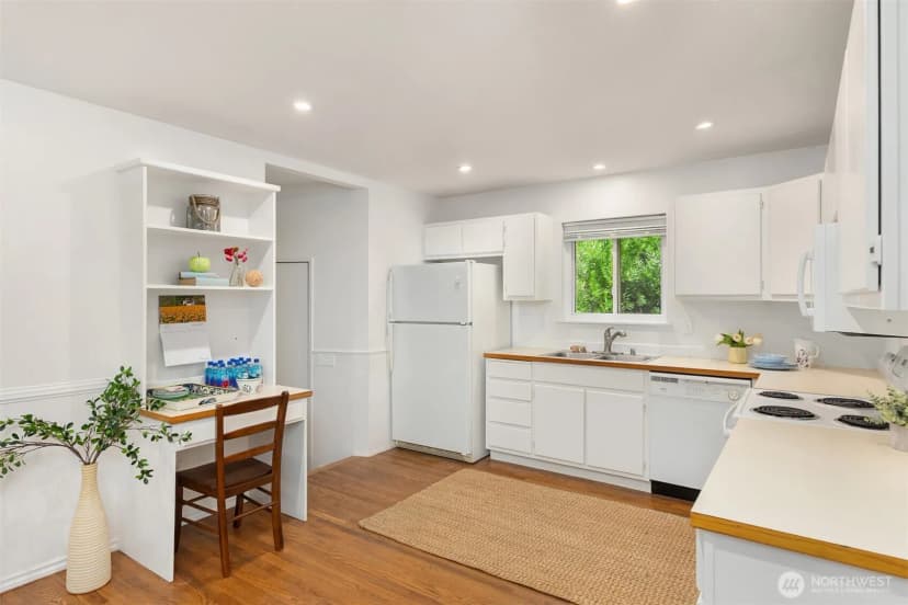 Property photo for 11312 Westwind Court Ne, Bainbridge Island photo 14