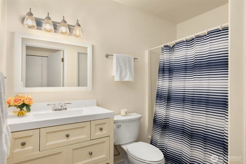 Property photo for 11312 Westwind Court Ne, Bainbridge Island photo 16