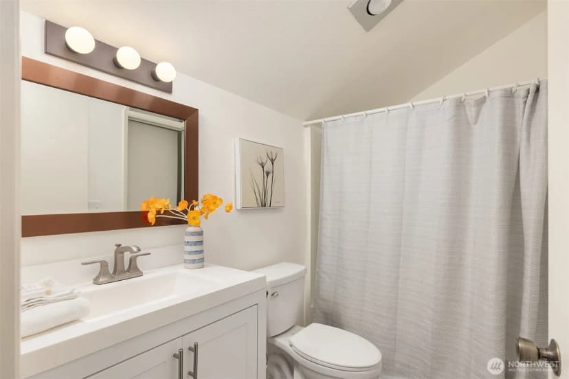 Property photo for 11312 Westwind Court Ne, Bainbridge Island photo 18