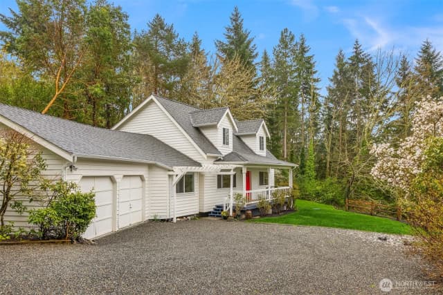 Property photo for 11312 Westwind Court Ne, Bainbridge Island photo 3