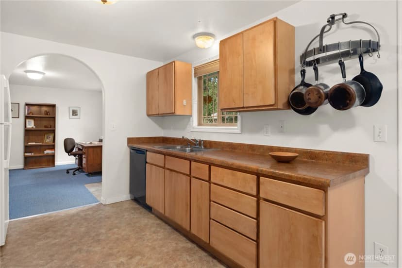 Property photo for 947 Logan Street, Port Townsend photo 10