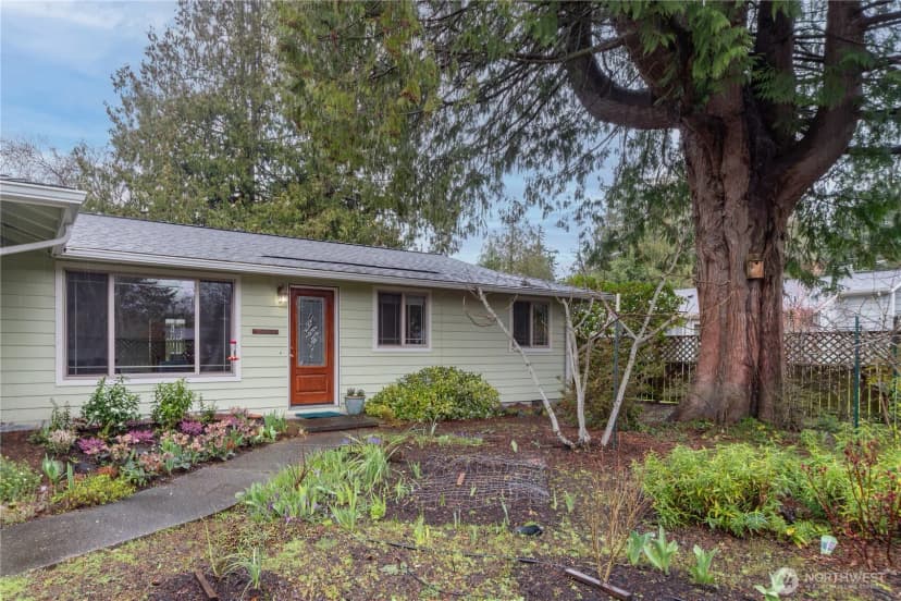 Property photo for 947 Logan Street, Port Townsend photo 2