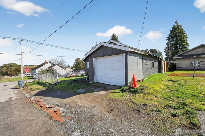 Property photo for 705 E Dearborn Avenue, Shelton photo 18