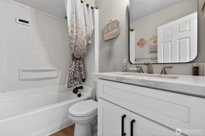 Property photo for 705 E Dearborn Avenue, Shelton photo 15