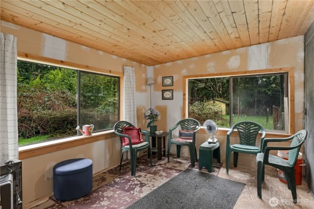 Property photo for 402 E Madrona Boulevard Nw, Lakebay photo 2