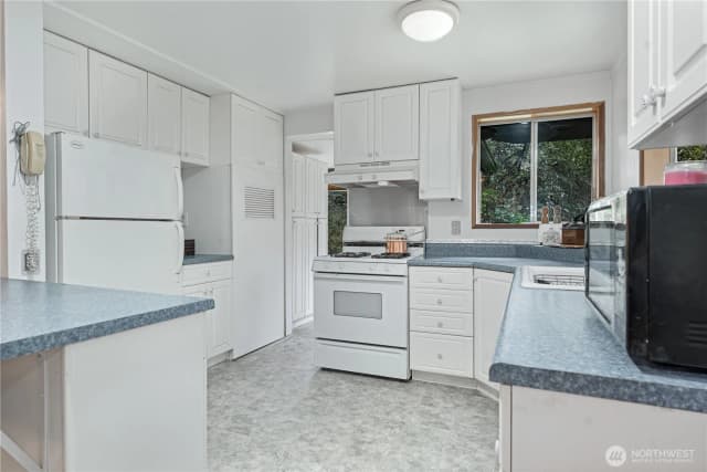 Property photo for 402 E Madrona Boulevard Nw, Lakebay photo 4