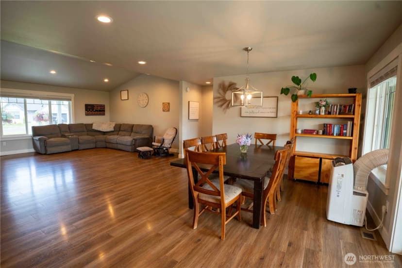 Property photo for 413 Cornerstone Drive, Sumas photo 16