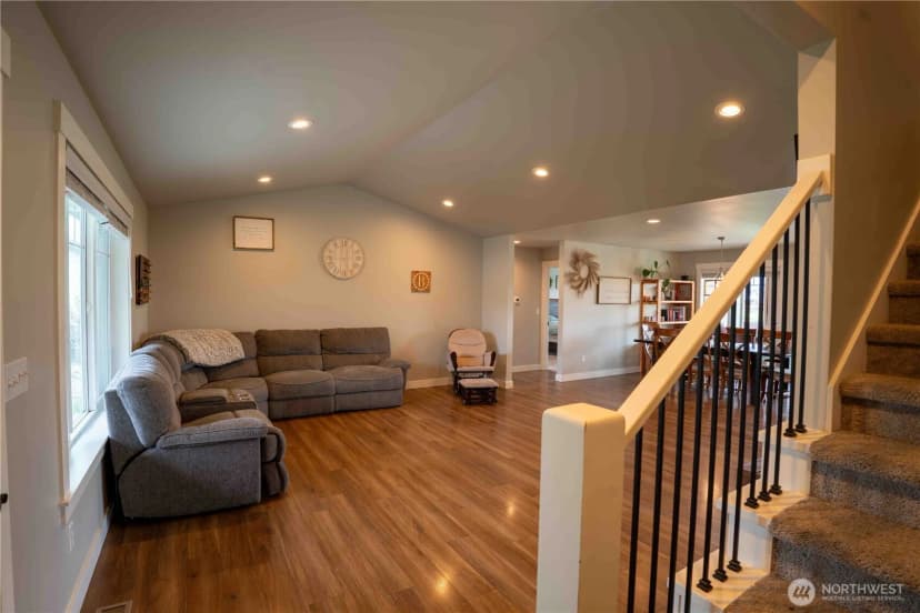 Property photo for 413 Cornerstone Drive, Sumas photo 11