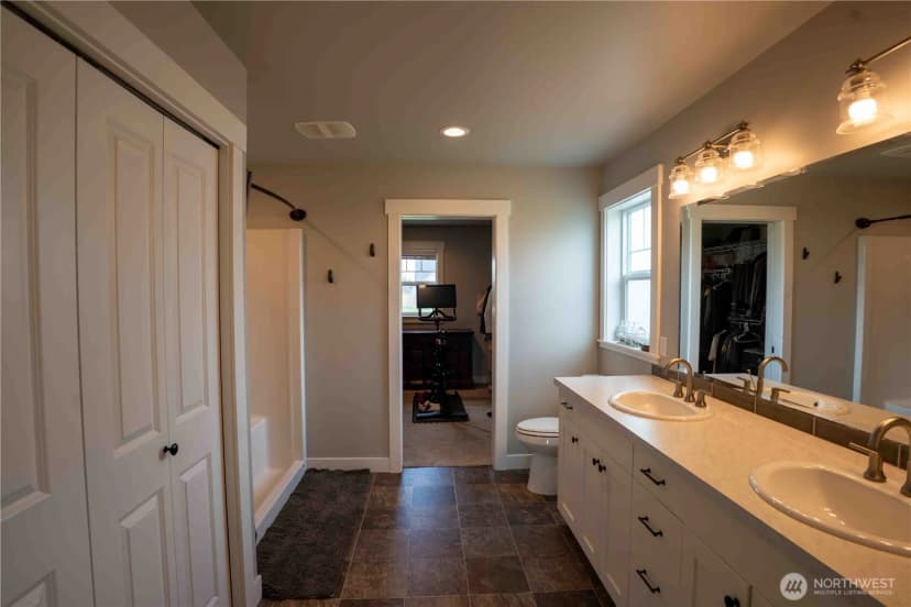 Property photo for 413 Cornerstone Drive, Sumas photo 22