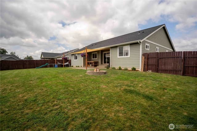 Property photo for 413 Cornerstone Drive, Sumas photo 5