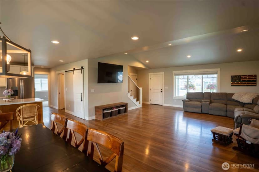 Property photo for 413 Cornerstone Drive, Sumas photo 15