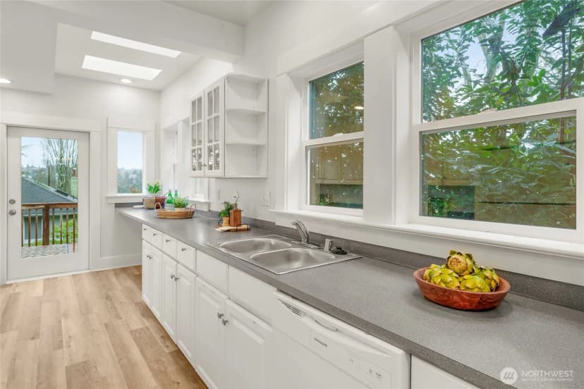 Property photo for 1617 33rd Avenue, Seattle photo 12