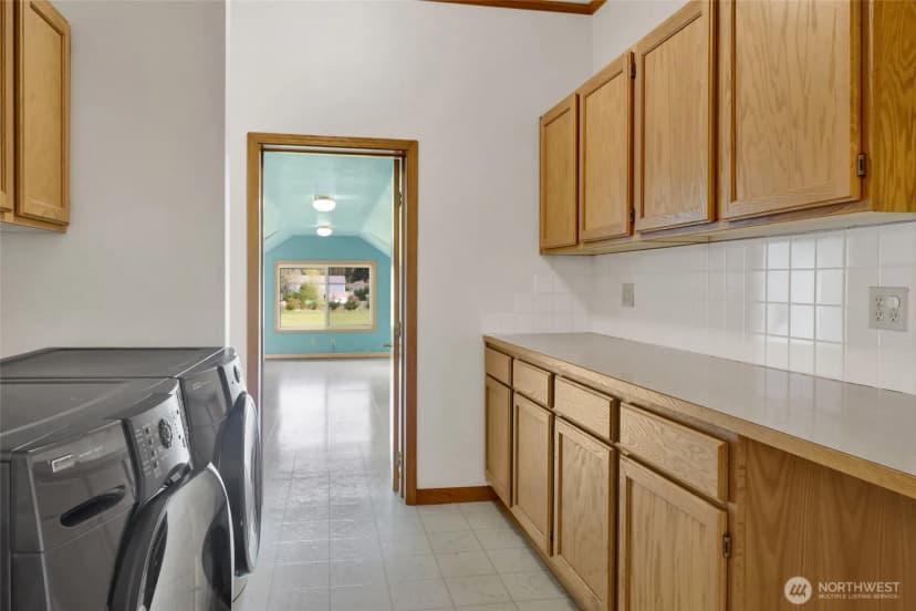 Property photo for 220 Russet Avenue, Lynden photo 27