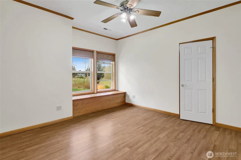Property photo for 220 Russet Avenue, Lynden photo 23