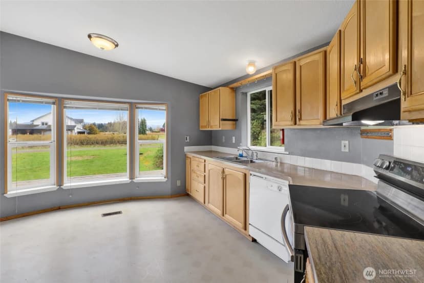 Property photo for 220 Russet Avenue, Lynden photo 31
