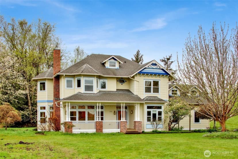Property photo for 220 Russet Avenue, Lynden